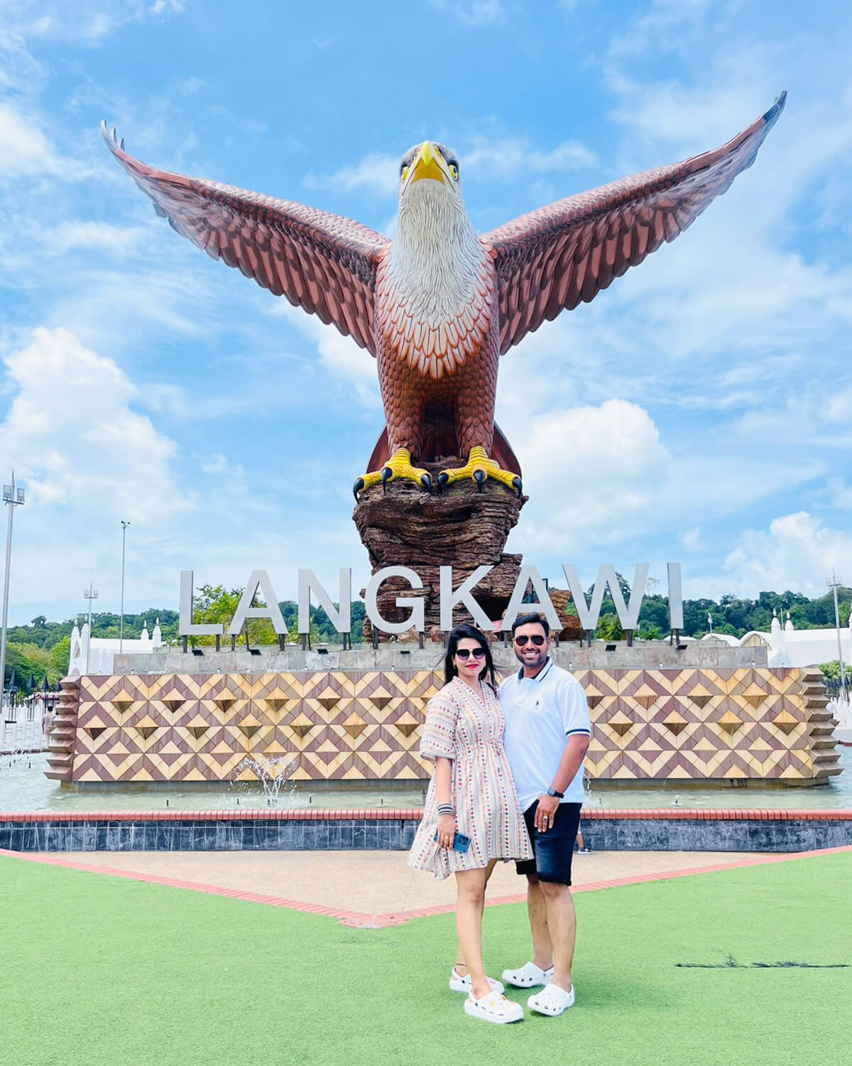 travirots malaysia honeymoon tour package